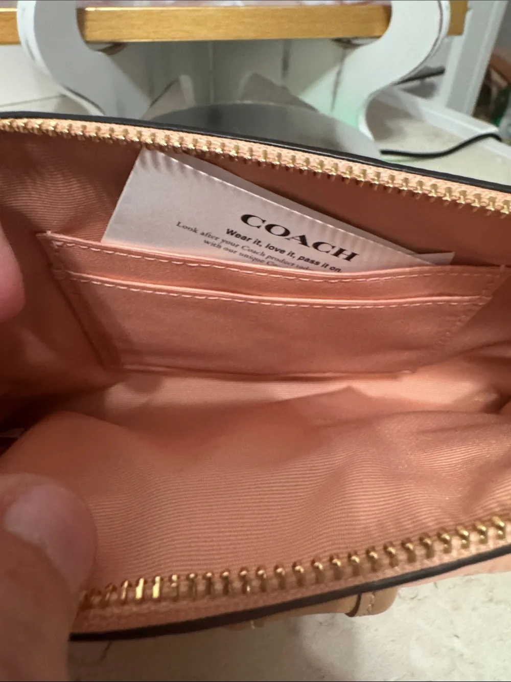 Coach Ashton’s peach patent embossed wallet wristlet New - Picture 3 of 4